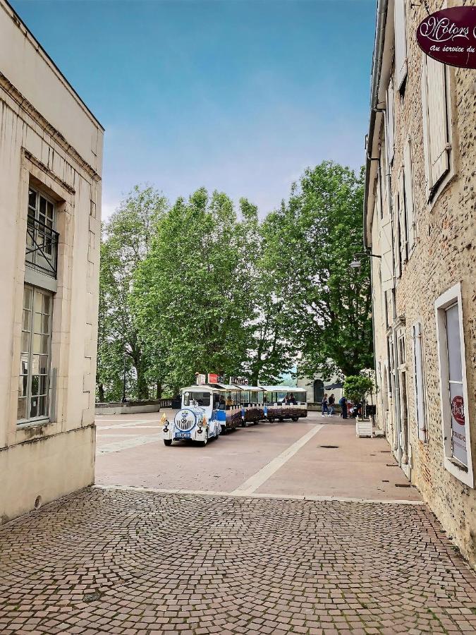 Quartier Historique Et Populaire Du Chateau De Pau Buitenkant foto