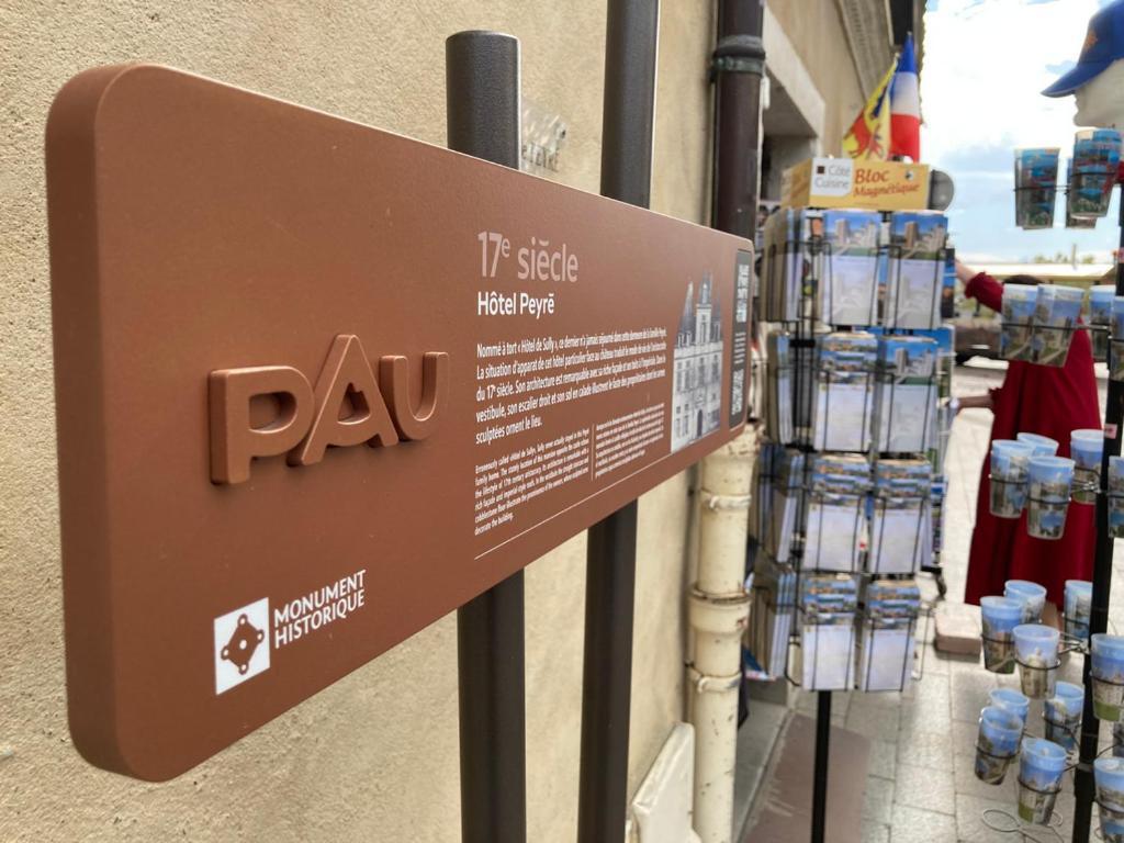 Quartier Historique Et Populaire Du Chateau De Pau Buitenkant foto